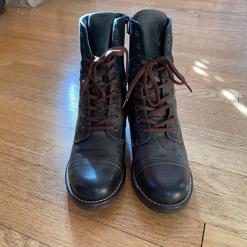 Women's Taos Crave Boots in Teal